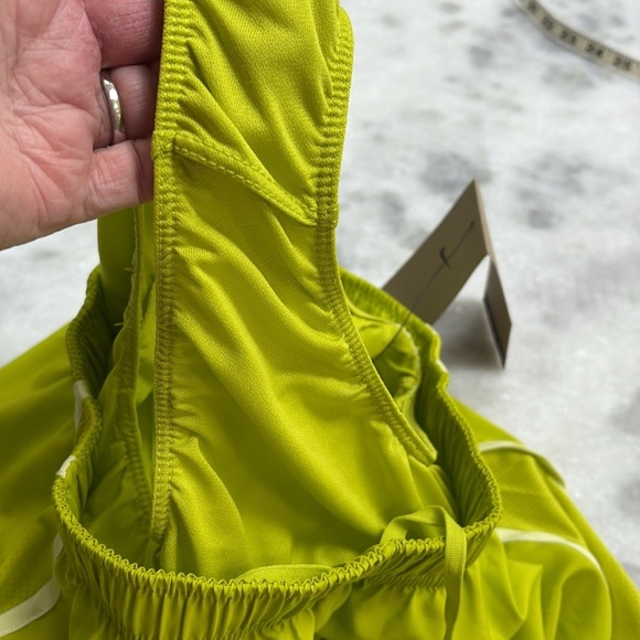 NWT Nike Women’s Dri Fit Running Shorts XS CHARTREUSE - Picture 5 of 6